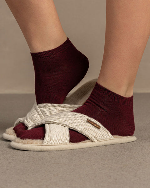 Women’s Ankle Bamboo Socks in royal cherry