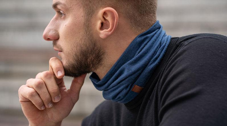 Men's neck gaiter in denim color