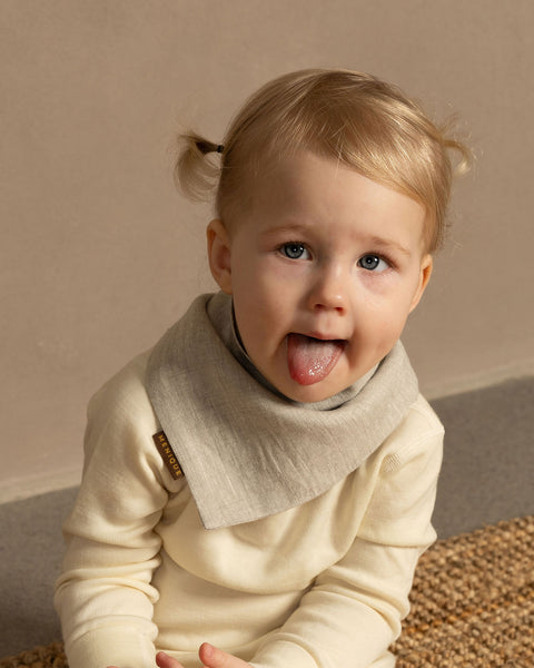 Linen Baby Bib One Size in natural