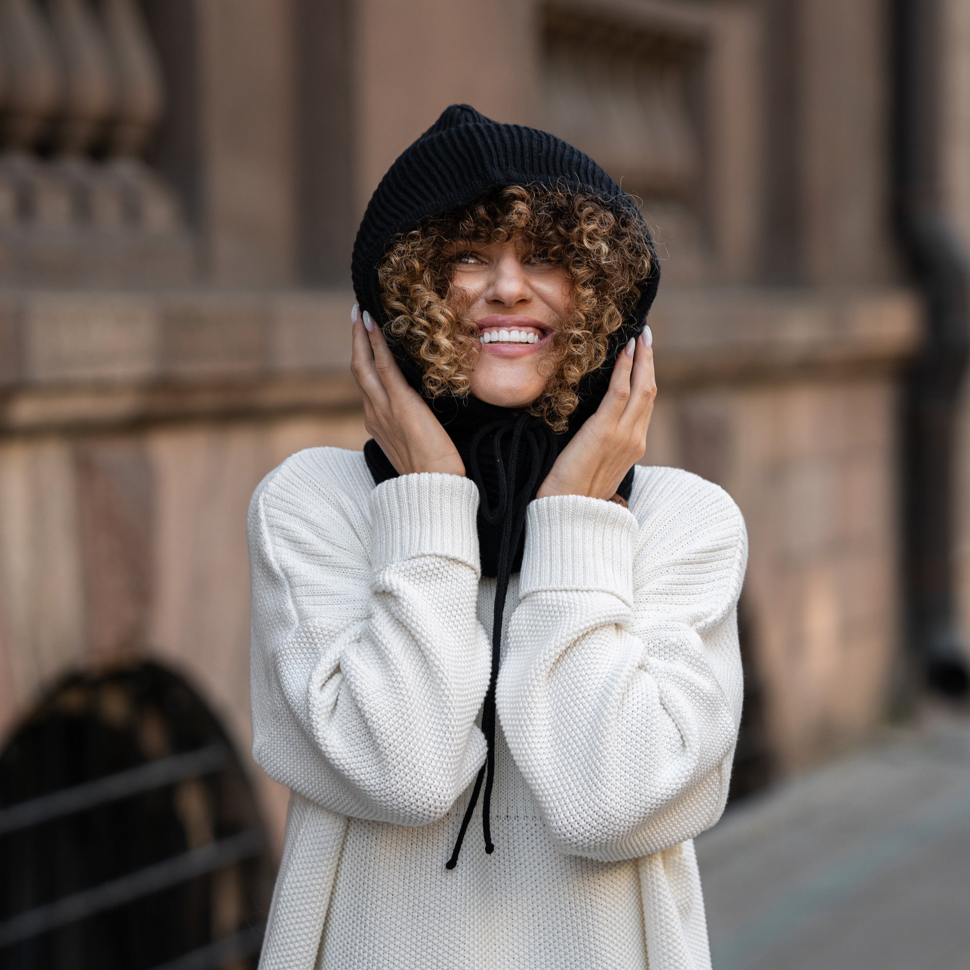 Women's Knit Merino Hood Balaclava in Black