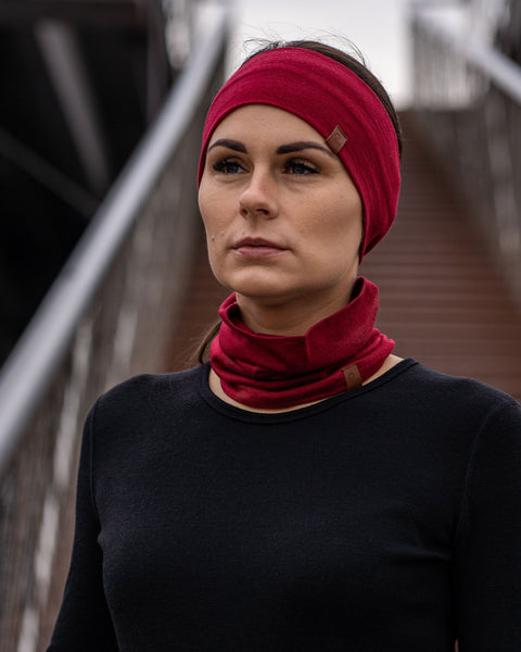 Women&#39;s Headband and Gaiter Set in Royal Cherry