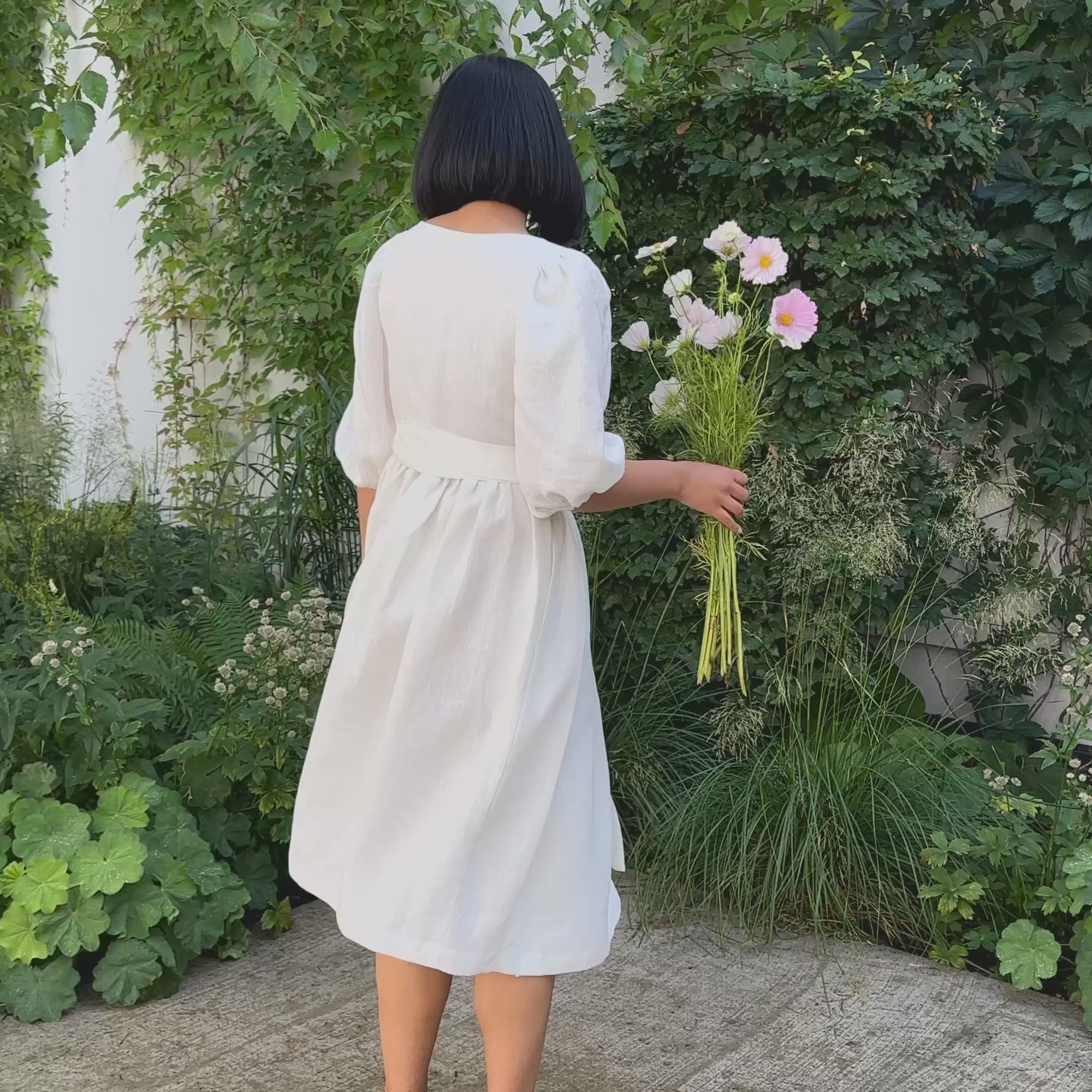 Robe en lin à manches bouffantes avec ceinture Belle