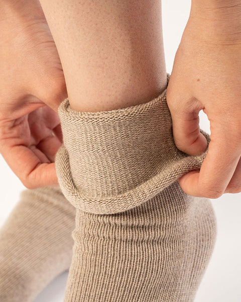 Chaussettes tricotées pour femmes en mérinos beige crème